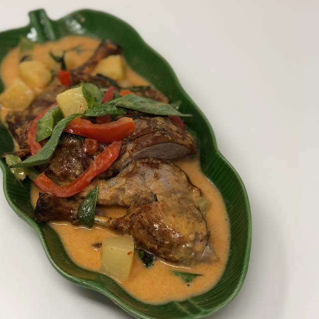 G5. Duck Curry (Red Curry).